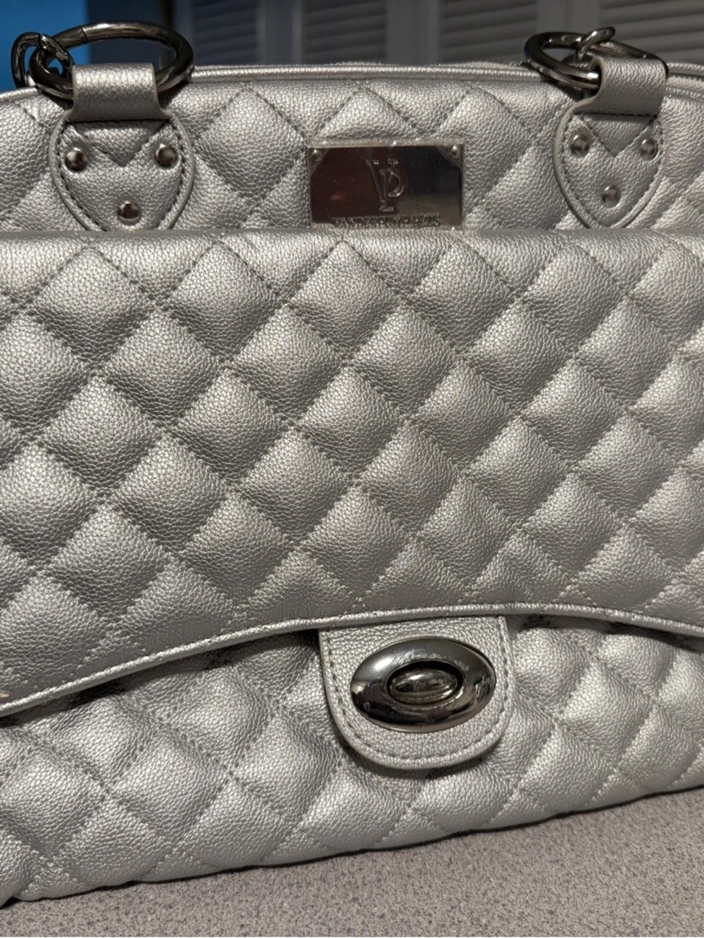 DOG 🐶 VANDERPUMP QUILTED CLASSIC LUXURY CARRIER - SILVER